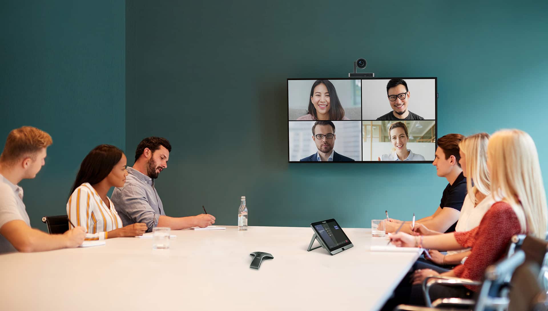Yealink hybrid meeting technology supporting a conference room meeting