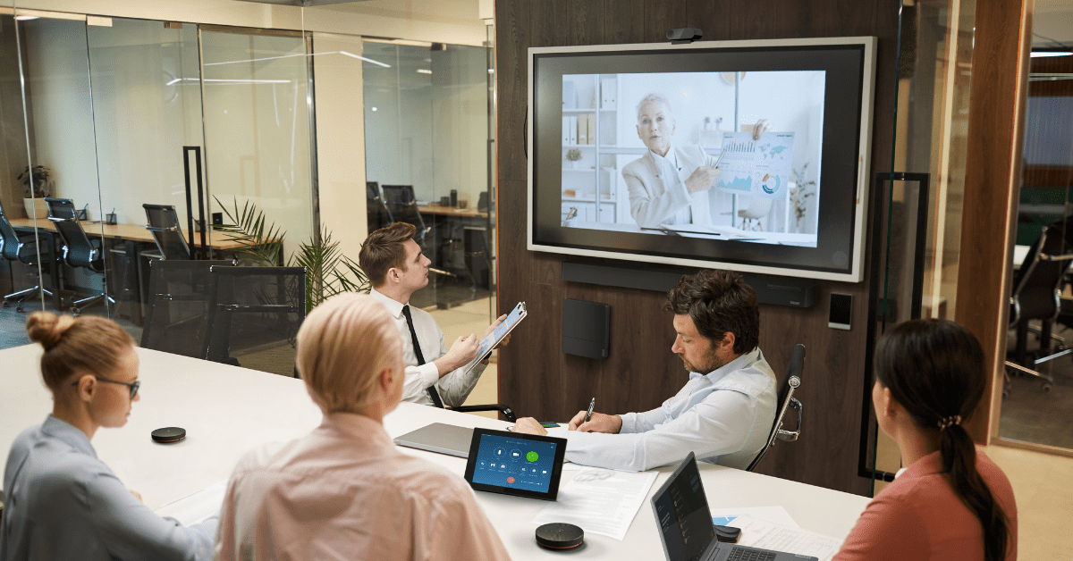 Lenovo ThinkSmart powered hybrid meeting space