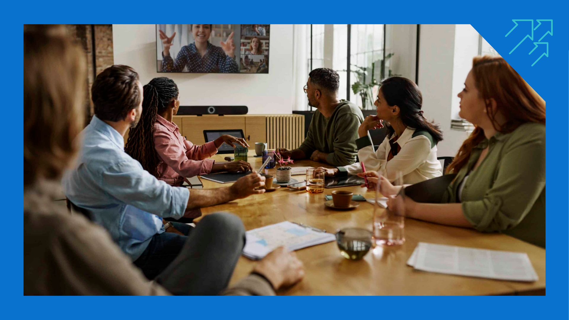 Hybrid meeting in conference room with Sennheiser TeamConnect Bar