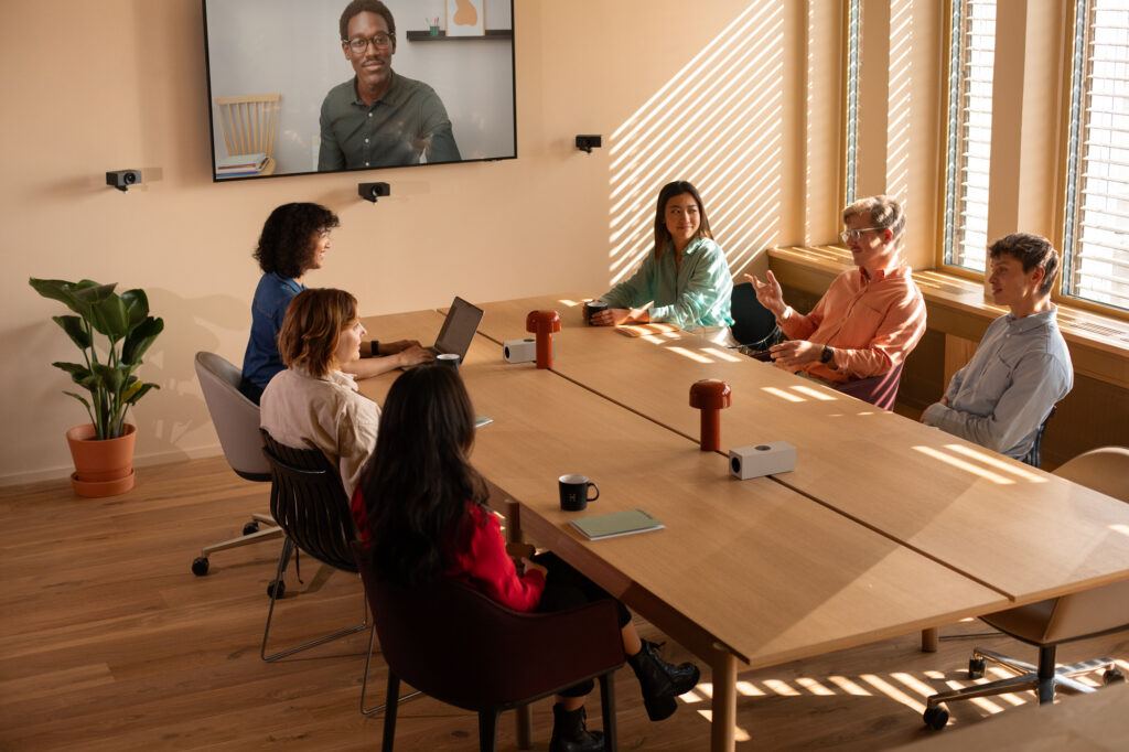 Huddly Crew_Scenario_meeting room